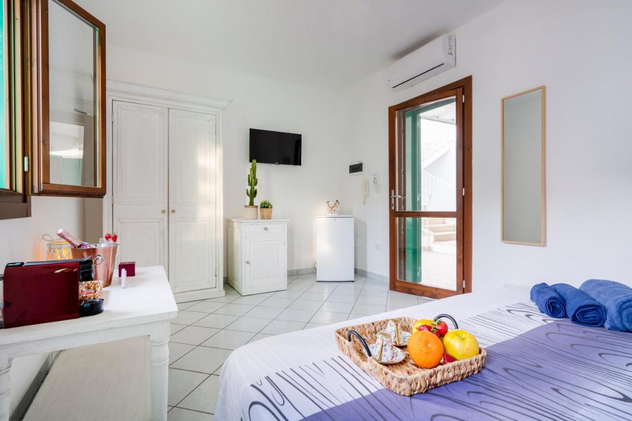 Le Tre Sirene Bed & Breakfast Porto Cesareo Exterior photo
